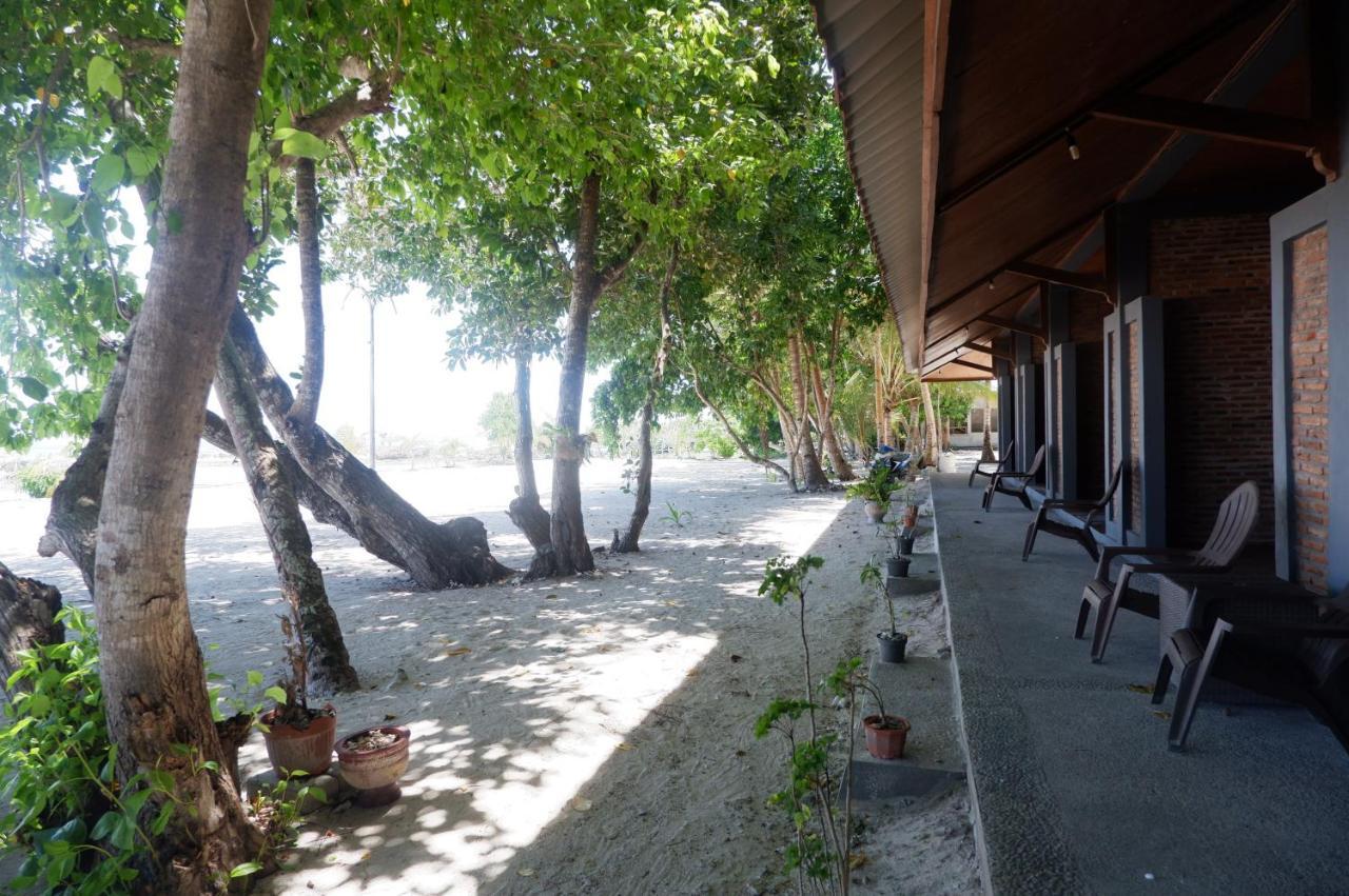 Wakatobi Patuno Diving And Beach Resort By Sahid Wanci Экстерьер фото