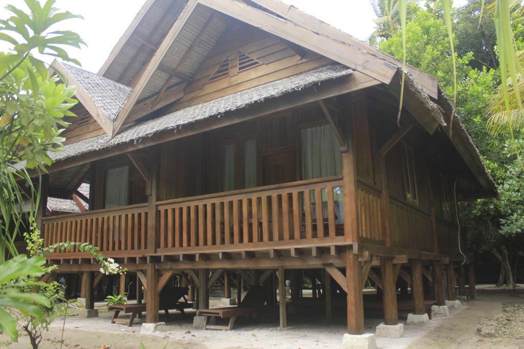 Wakatobi Patuno Diving And Beach Resort By Sahid Wanci Экстерьер фото